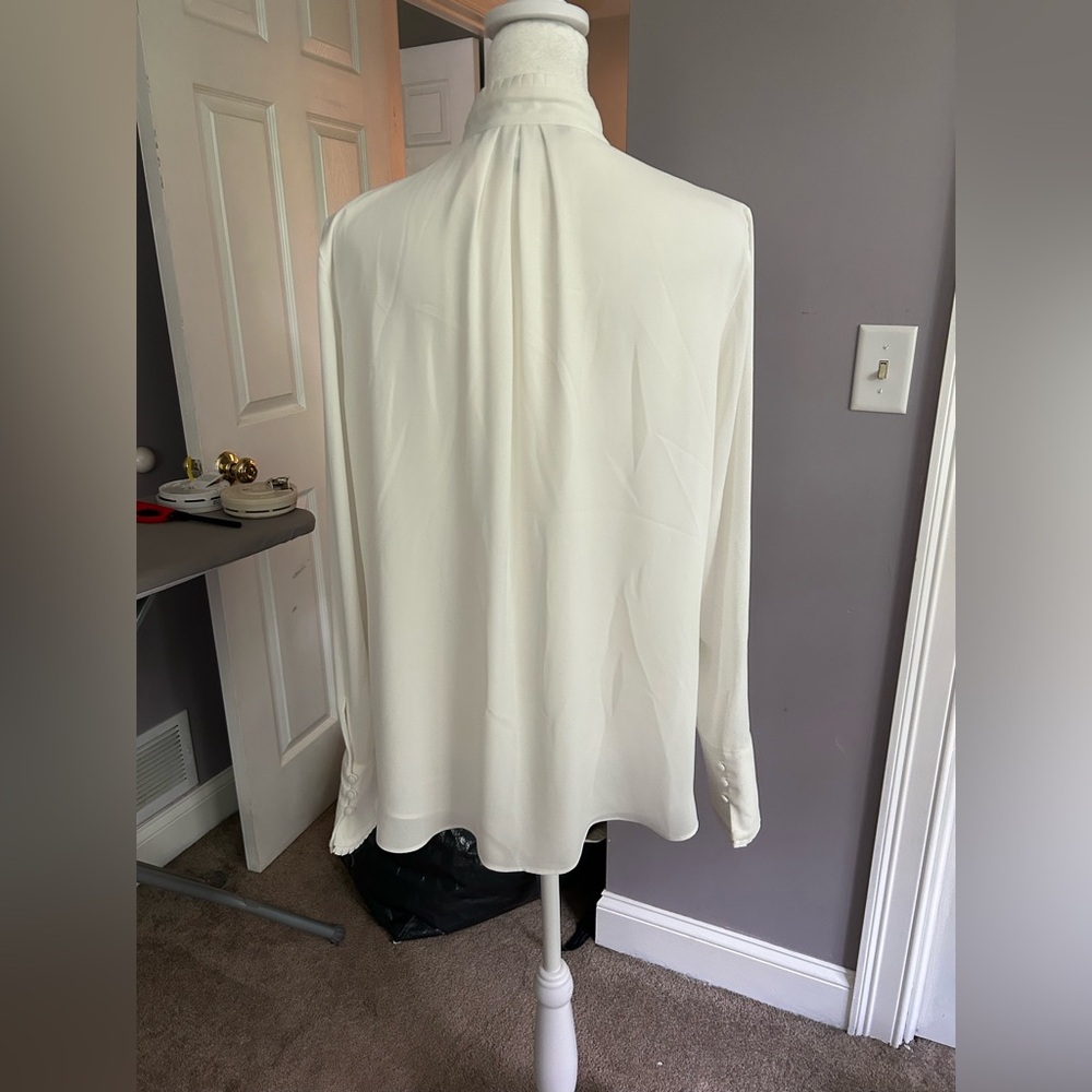 White House Black Market Cream Long Sleeve Tie Front Blouse - Picture 4 of 8